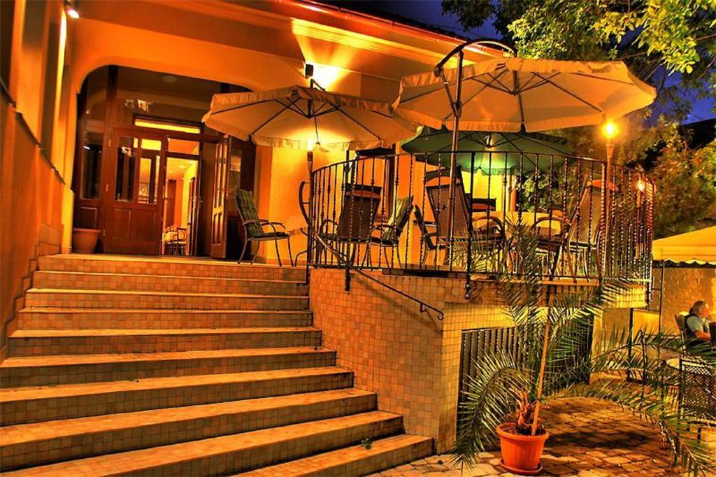 Hotel Rokoko Кошице Экстерьер фото