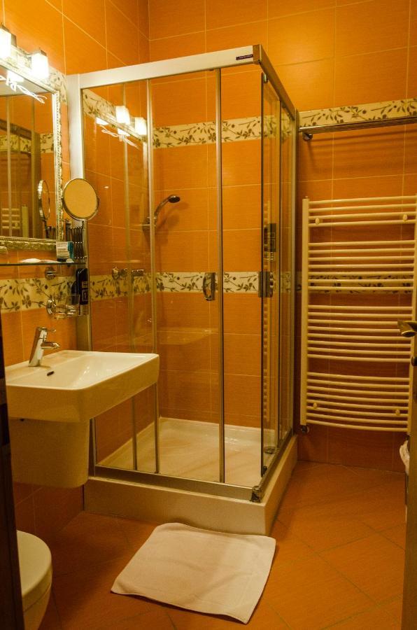 Hotel Rokoko Кошице Экстерьер фото