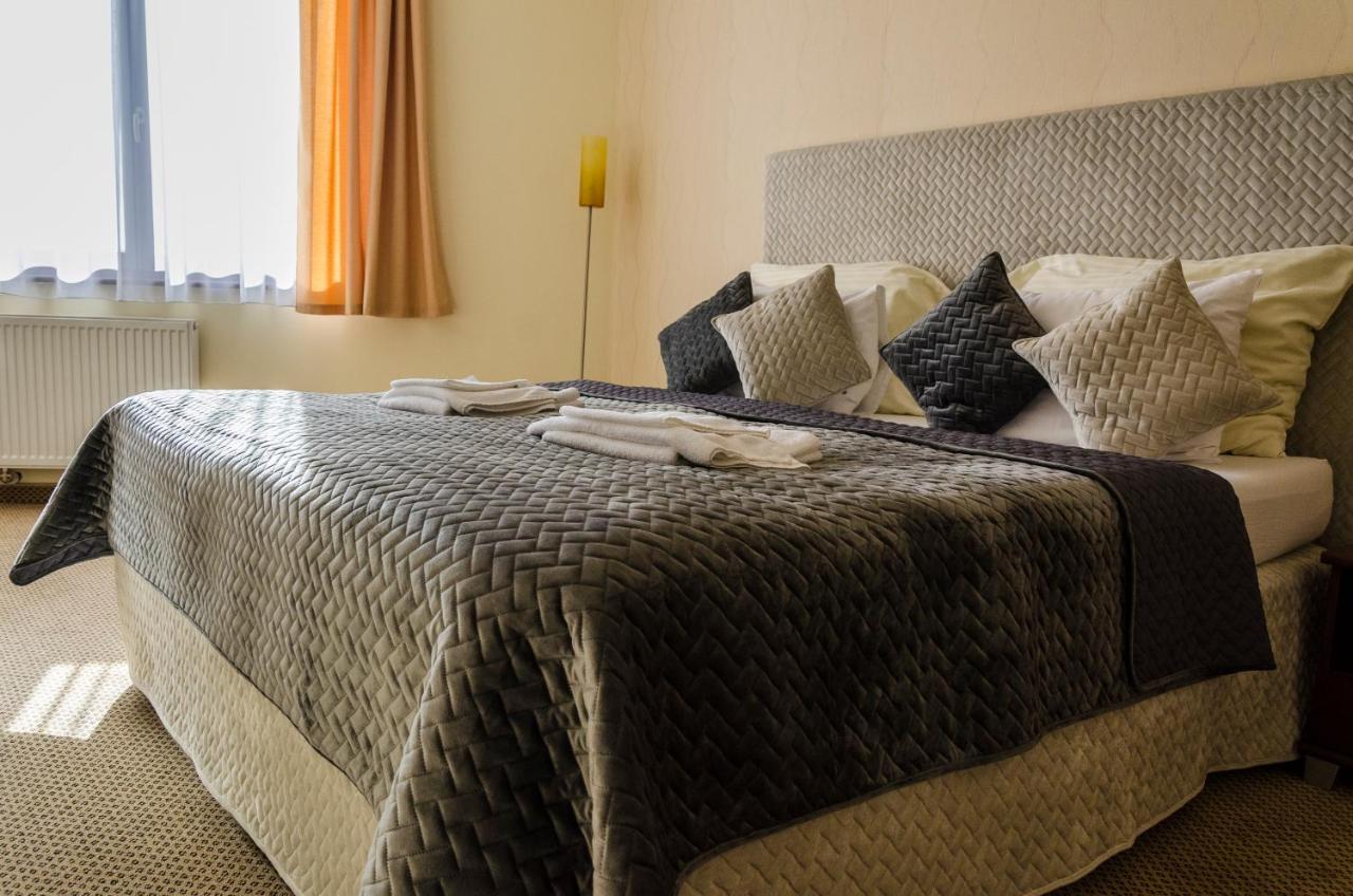 Hotel Rokoko Кошице Экстерьер фото