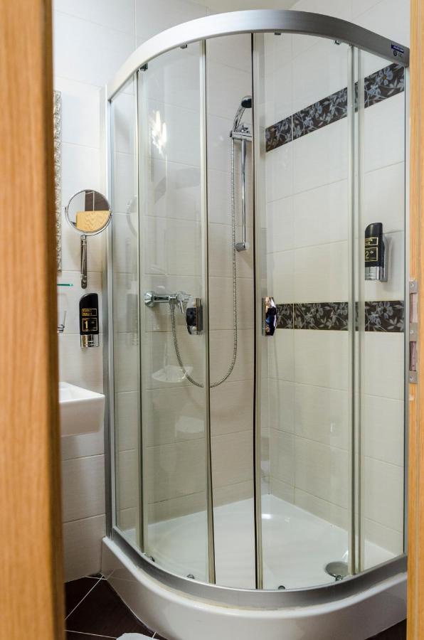 Hotel Rokoko Кошице Экстерьер фото